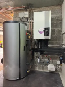 après installation et mise en service de pompe à chaleur avec jng plomberie dans le secteur de ploudaniel